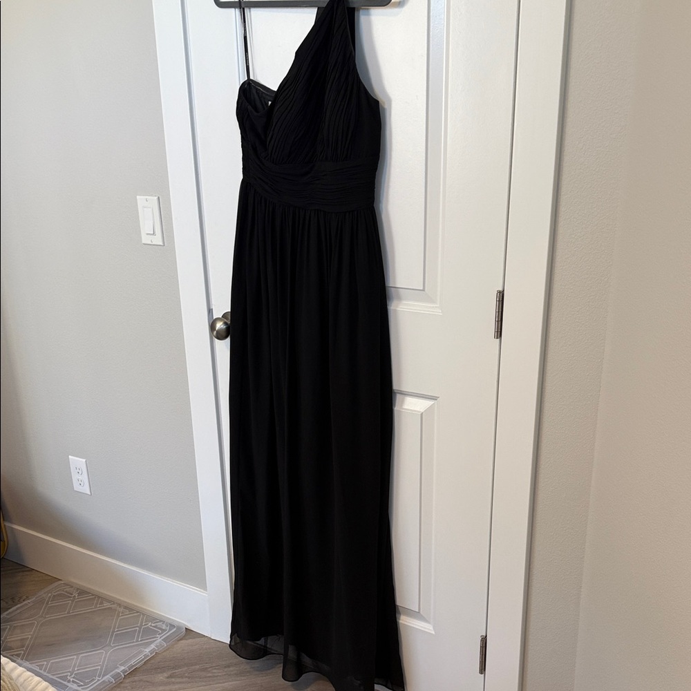 Donna Morgan Black One-Shoulder Gown